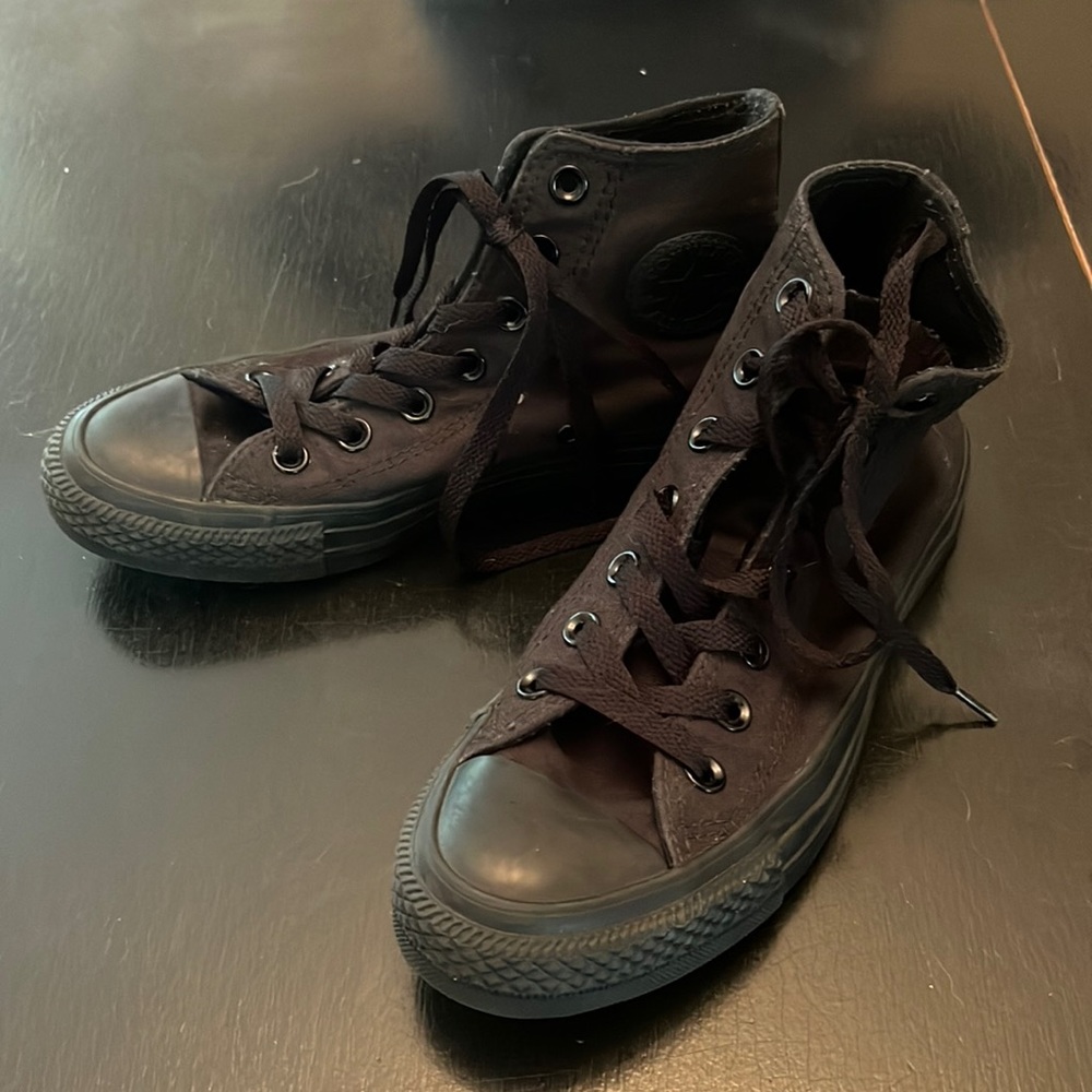 Plain Black Converse